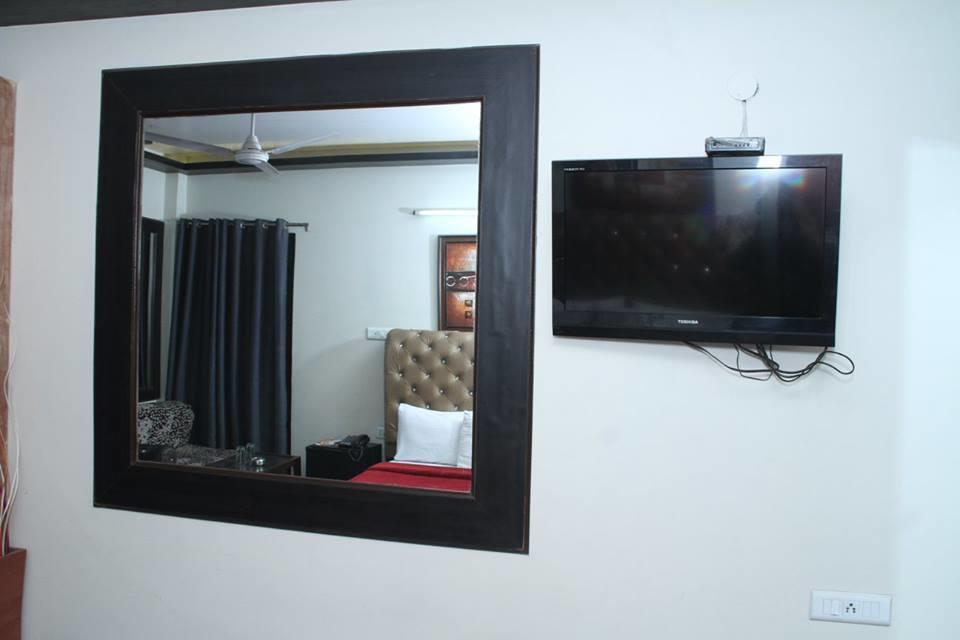 Dreamz Suites New Delhi Exterior photo