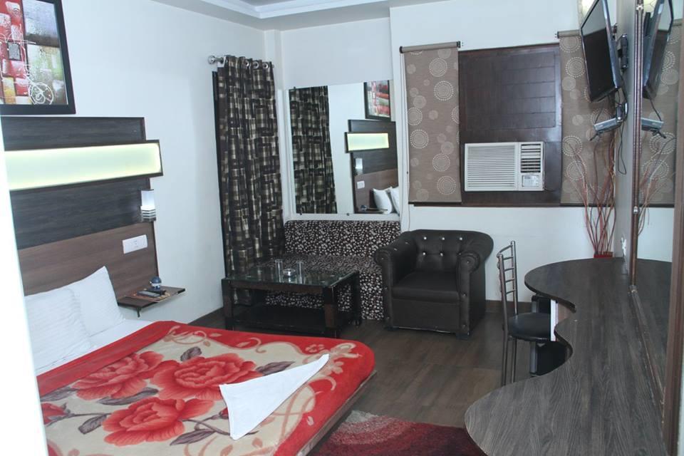 Dreamz Suites New Delhi Exterior photo