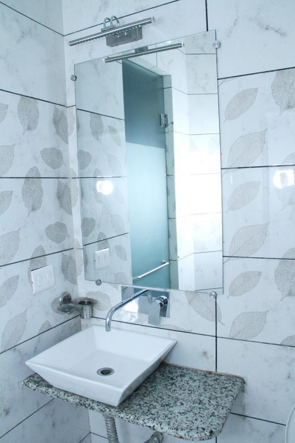 Dreamz Suites New Delhi Exterior photo